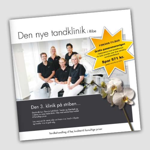 Kvadratisk 21 x 21 cm folder for Dentist.dk